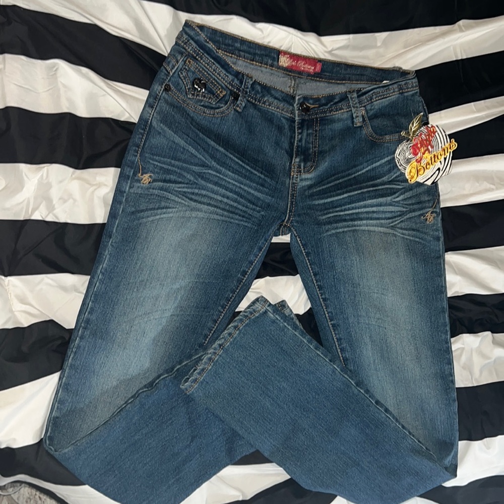 APPLE BOTTOM JEANS from the 2000s